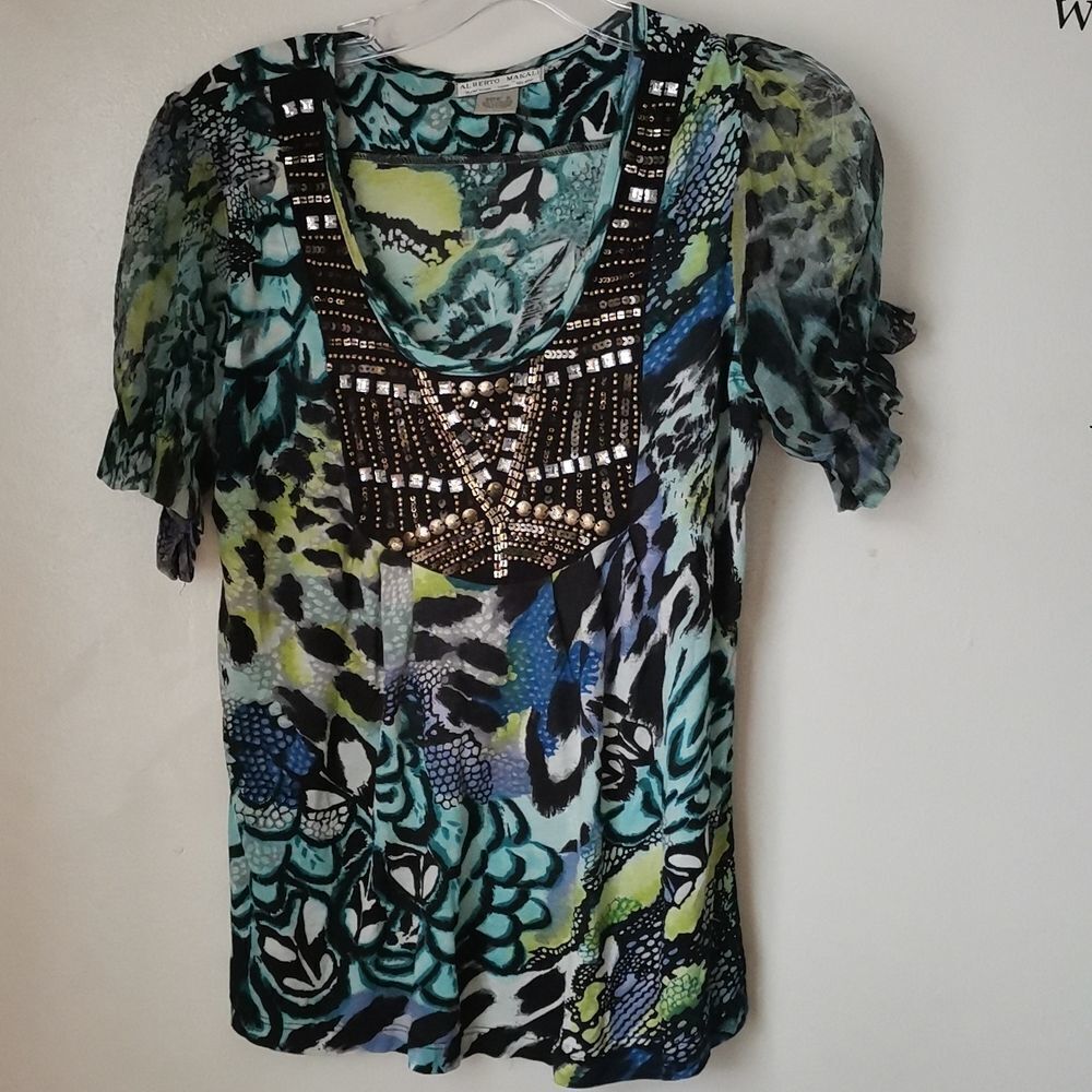 Alberto Makali Top.